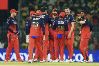 Kohli's side ends 18 year wait, defeats Dhoni's team