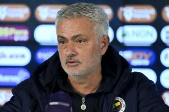 Mourinho hits back with a counter lawsuit