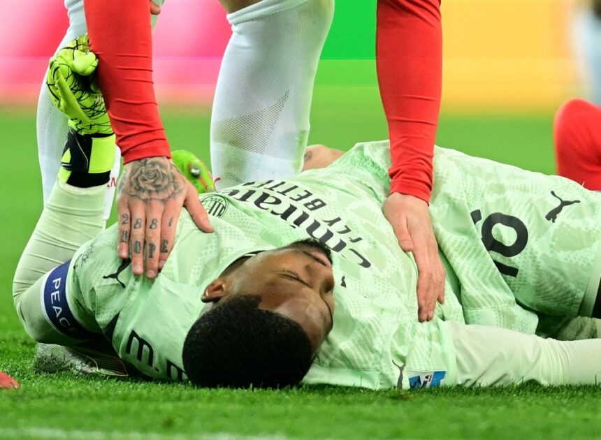 AC Milan goalkeeper hospitalized after head injury