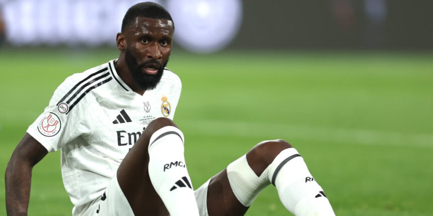 Rüdiger undergoes knee surgery