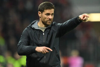 Ancelotti leaves door open for Alonso move
