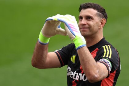Tears flow as Martínez says goodbye to Aston Villa