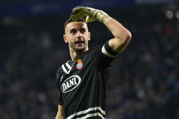 Barcelona eye Espanyol keeper Joan Garcia