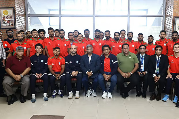 ত্রিভুবন বিমানবন্দর থেকে দেশে ফিরছে জামালরা