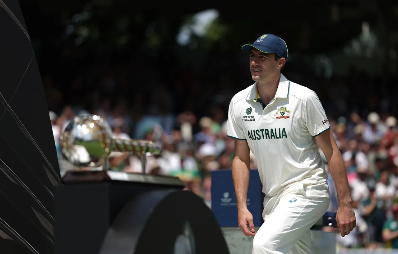 অ্যাশেজের প্রথম টেস্ট থেকে বাদ পড়লেন কামিন্স