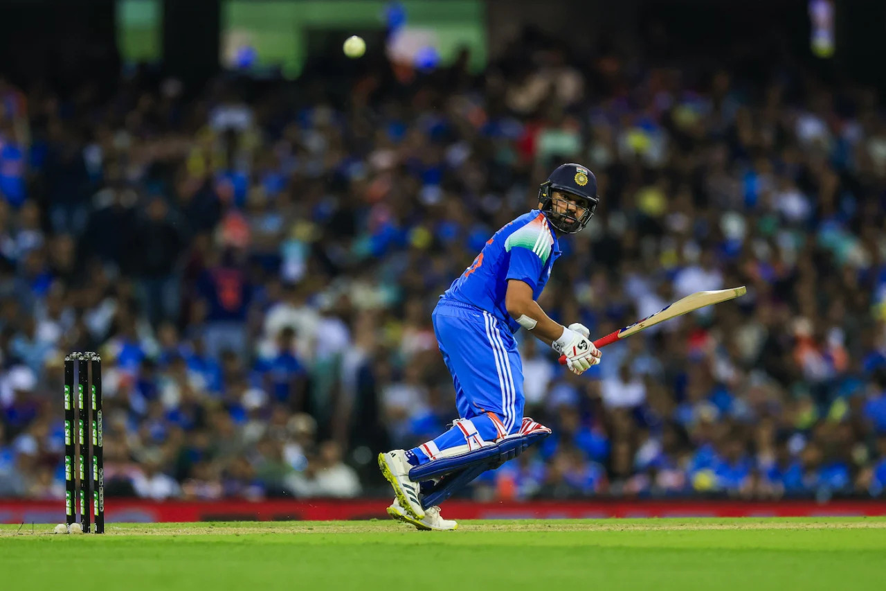 দীর্ঘ যাত্রার পর রোহিত শীর্ষে