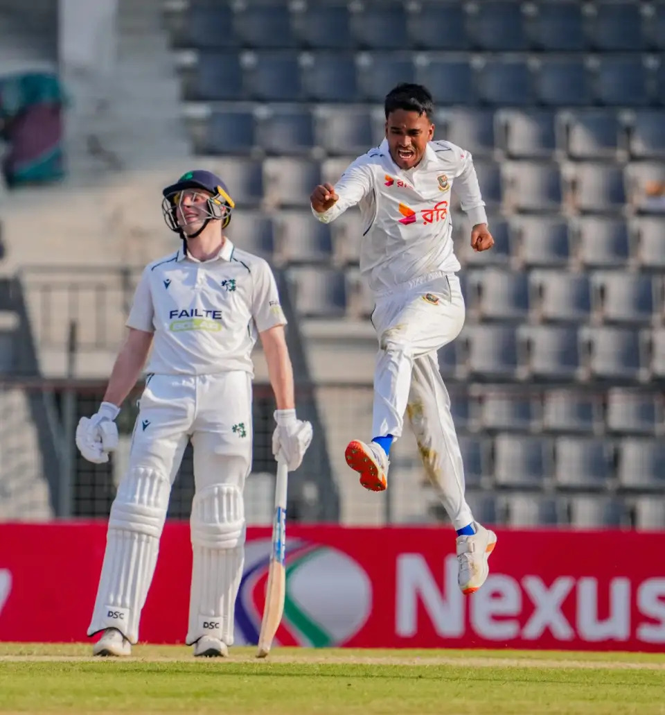 ৫ ক্যাচের দিনে বাংলাদেশ সংগ্রহ ৮ উইকেট