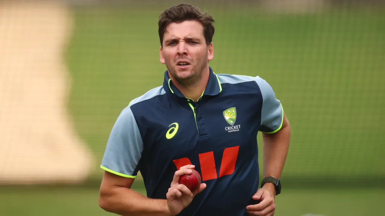 মেলবোর্নে সবুজ উইকেটে চার পেসারেই অস্ট্রেলিয়া