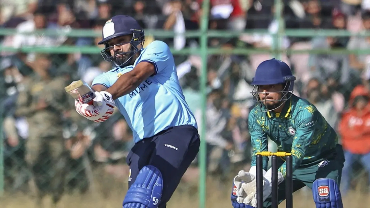 রেকর্ড স্পর্শ করে রোহিতের ঝকঝকে প্রত্যাবর্তন