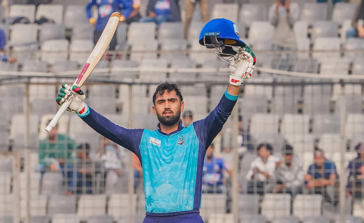 অবশেষে সেঞ্চুরির দেখা পেলেন ইসাখিল