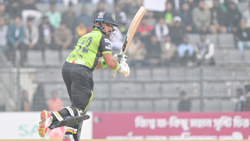 পারভেজ কেন ফিরলেন ওপেনিংয়ে