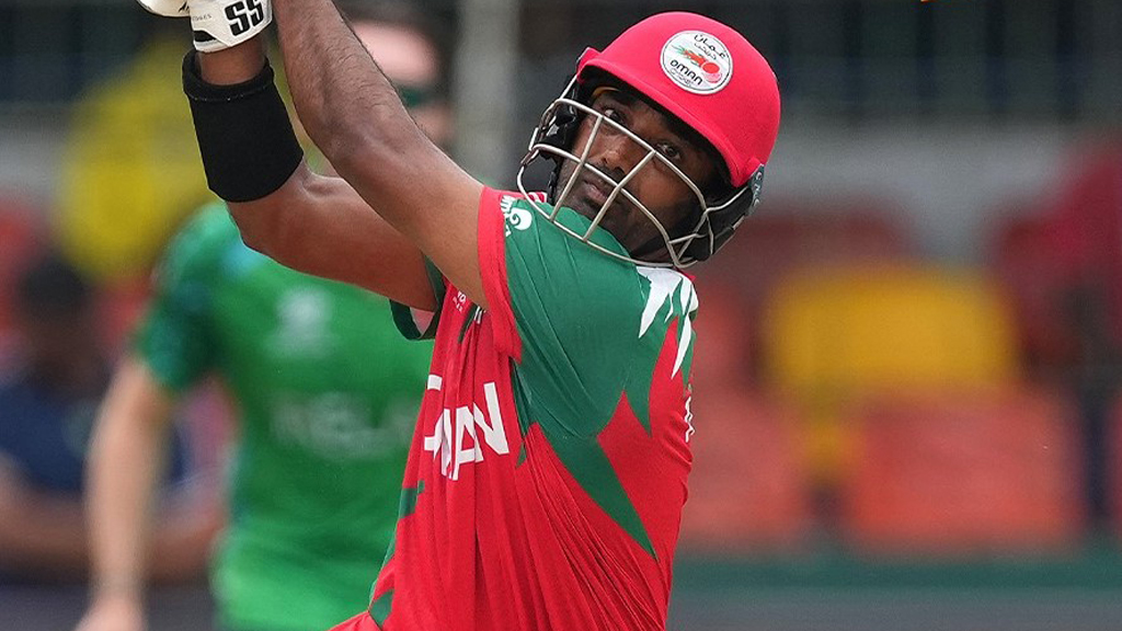 জোড়া পারফরম্যান্সে ইতিহাস গড়লেন কালিম