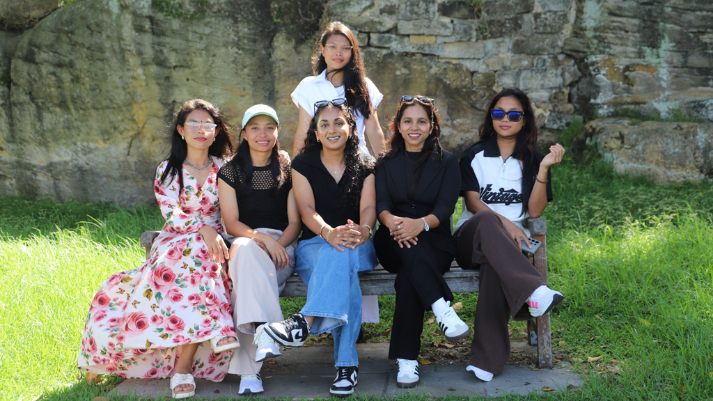 অনুশীলন ও ঘুরাঘুরিতে সিডনি মাতাচ্ছেন ঋতুপর্ণারা