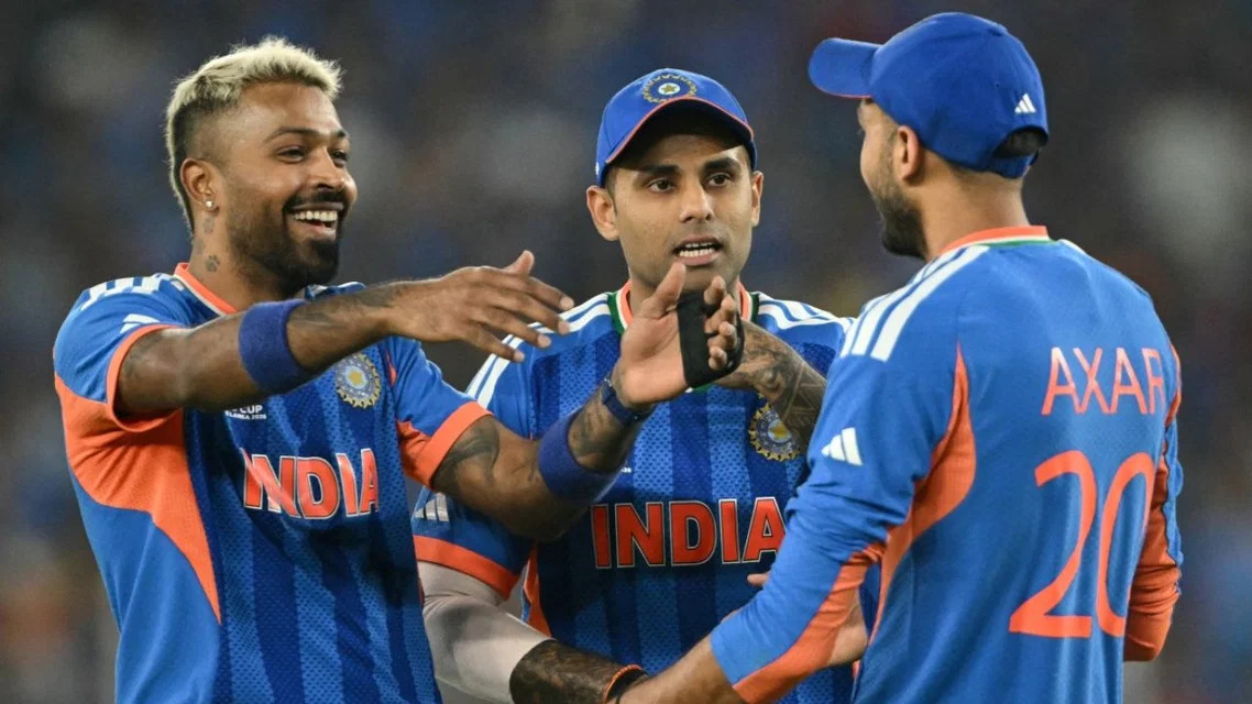 ক্ষুব্ধ আকসারকে যেভাবে শান্ত করলেন অধিনায়ক সুরিয়াকুমার