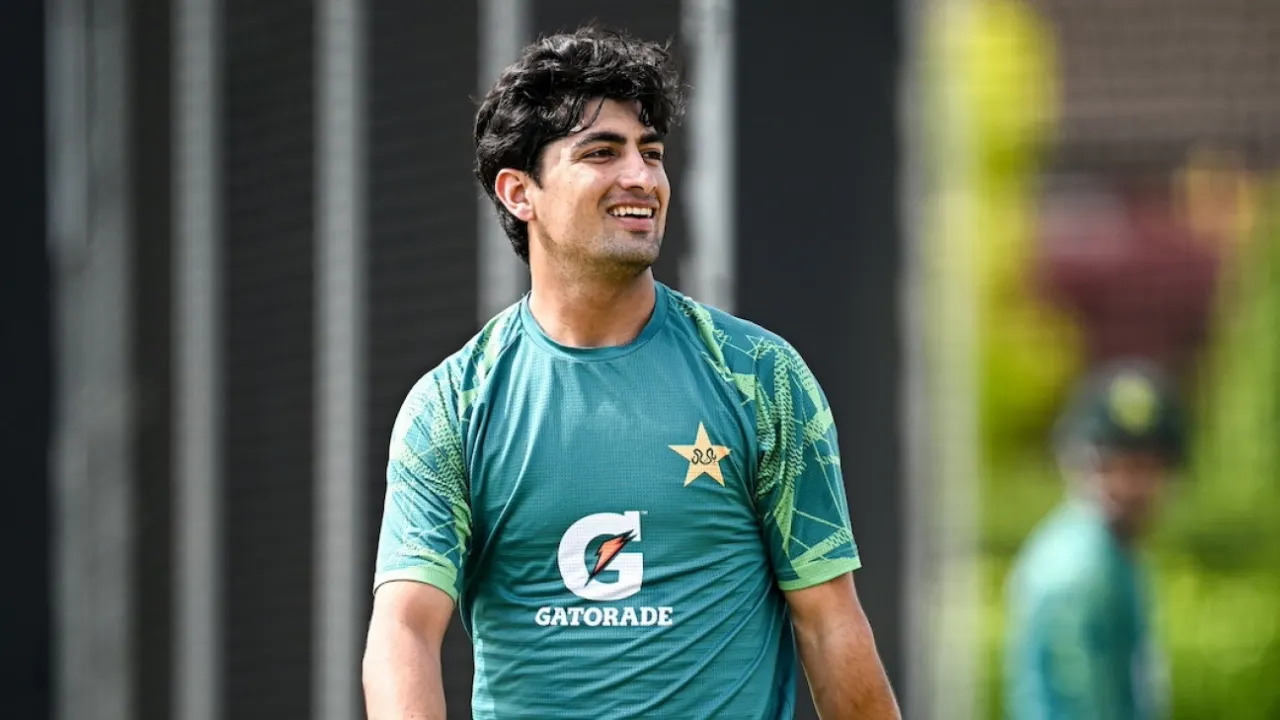 টুইট বিতর্কে বড় শাস্তির মুখে নাসিম আর জরিমানা ২ কোটি রুপি