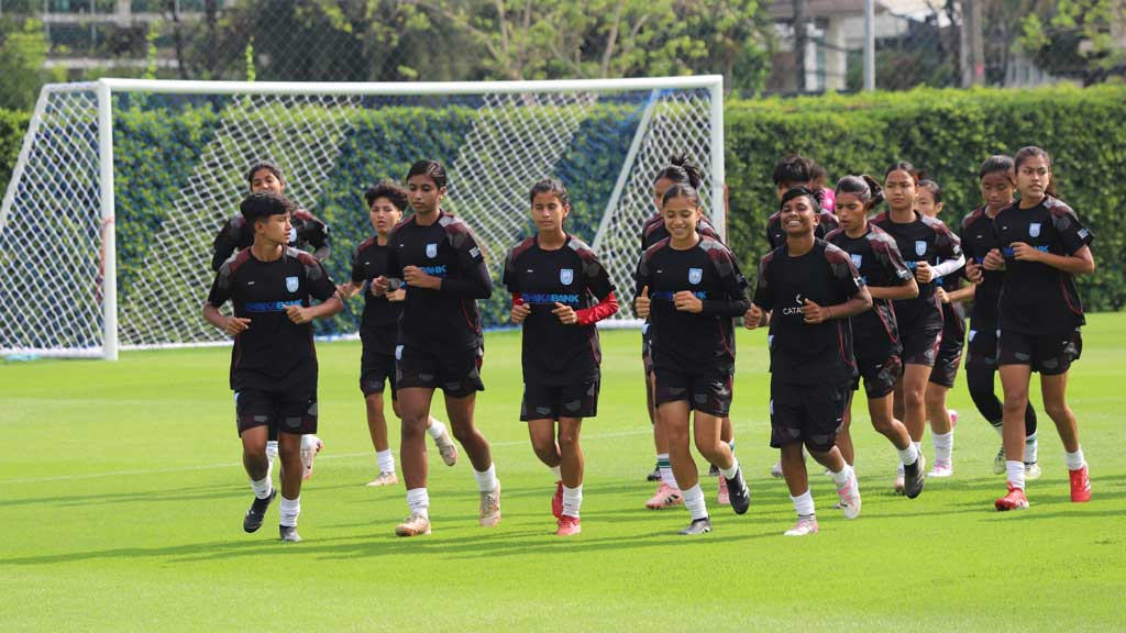 ব্যাংককে অনুশীলনে ঘাম ঝরাচ্ছেন বাংলাদেশের নারী ফুটবলাররা