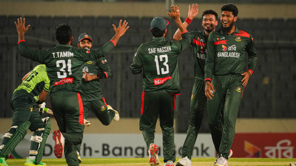 রিভিউ নিয়ে বাংলাদেশের ওপর চটলেন পাকিস্তানি কোচ