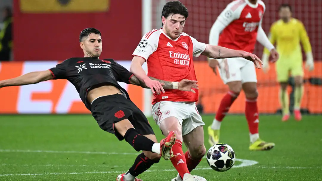 লেভারকুজেনের মাঠে হারের মুখ থেকে ফিরল আর্সেনাল