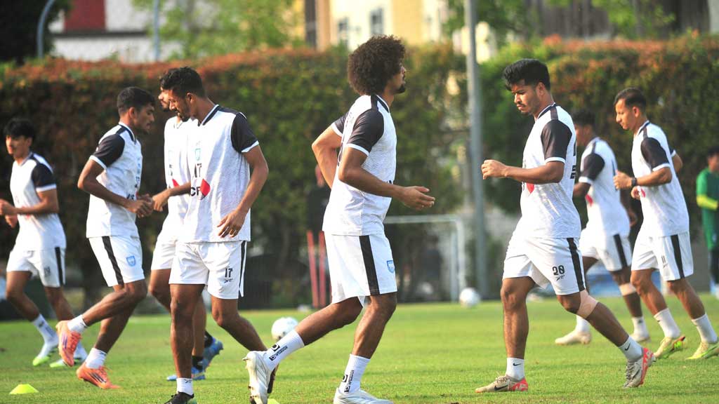 সিঙ্গাপুরকে হারিয়ে গ্রুপে দ্বিতীয় হতে চায় বাংলাদেশ