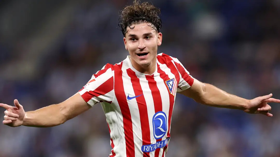 লেভানদোভস্কির উত্তরসূরি হিসেবে কি বার্সায় আসছেন হুলিয়ান আলভারেস?