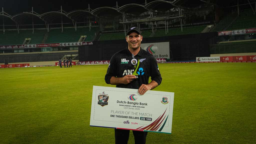 আড়াই বছর আগের দুঃস্বপ্ন মুছে ম্যাচ সেরা ডিন ফক্সক্রফট