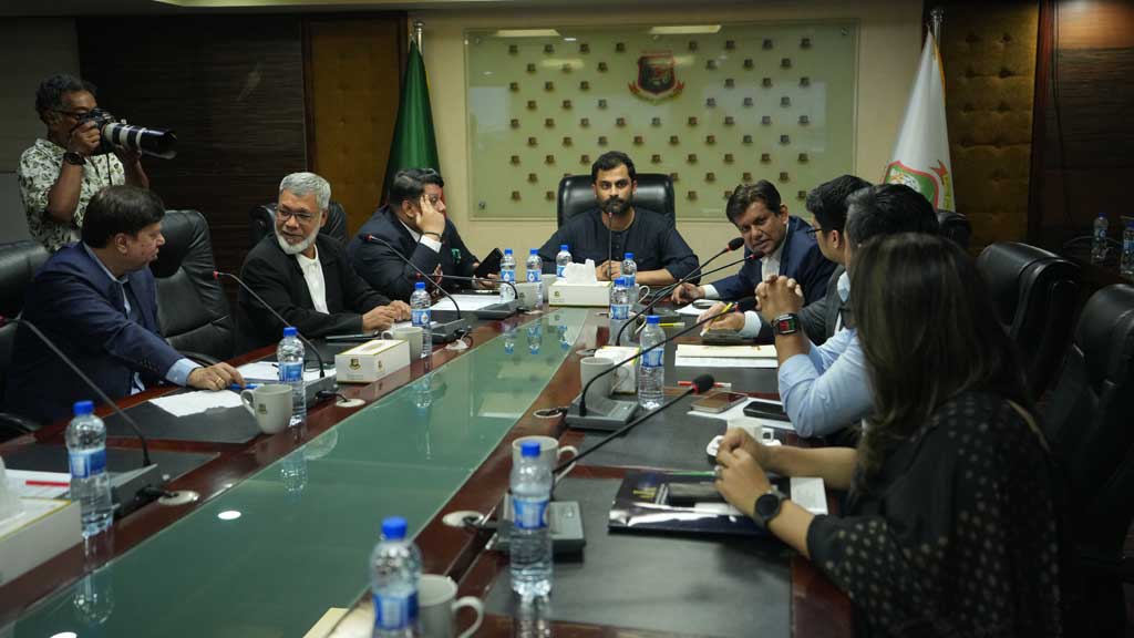 ক্রিকেট অপারেশনস ও মিডিয়া বিভাগ ফাঁকা রাখলেন তামিম