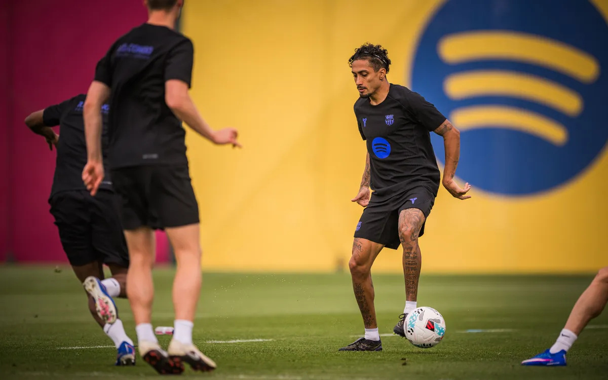 ক্লাসিকোর আগে বার্সেলোনায় স্বস্তি আর অনুশীলনে ফিরলেন রাফিনিয়া-ক্রিস্টেনসেনরা