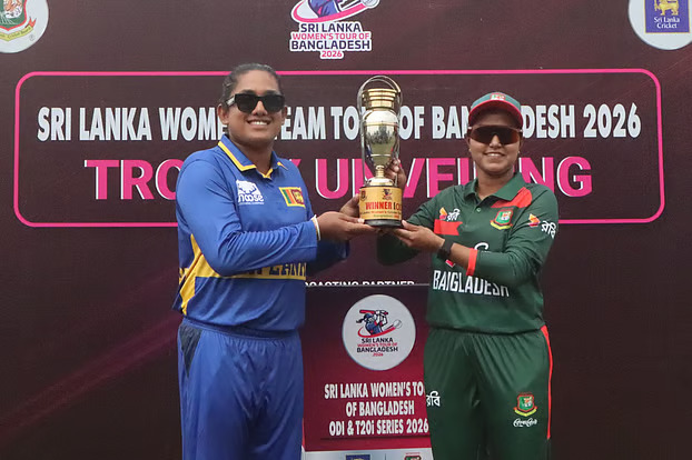 রাজশাহীতে নারী ক্রিকেটের নতুন দিগন্ত আর ট্রফি উন্মোচন করলেন জ্যোতি-আতাপাত্তু