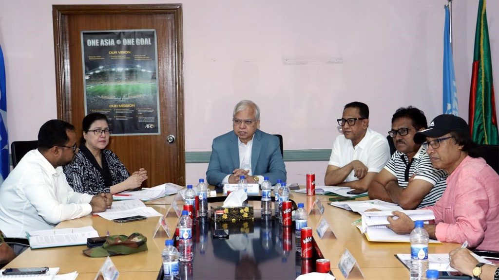 সমালোচনা শেষে এবার স্বচ্ছ প্রক্রিয়ায় কোচ নিয়োগ দিতে চায় বাফুফে