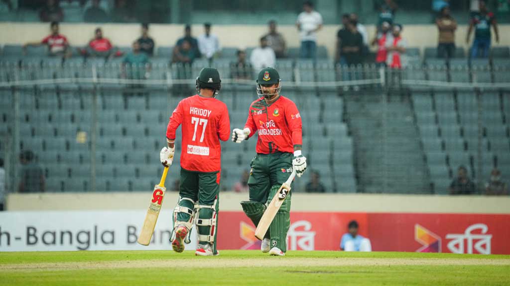 জ্যাকবসের ঝড়ে লণ্ডভণ্ড বাংলাদেশ এবং সমতায় শেষ হলো টি-টোয়েন্টি সিরিজ