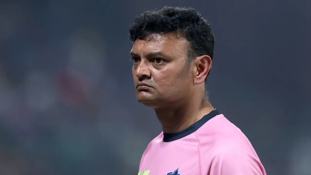 দিল্লির পিচকে গোলকধাঁধা বলে ক্ষোভ ঝাড়লেন হেমাং বাদানি