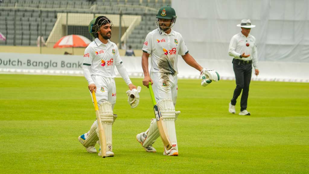 বৃষ্টির বাগড়ায় ম্লান হলো বাংলাদেশের জয়ের সম্ভাবনা