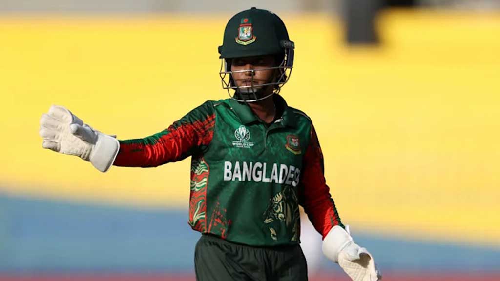 ব্যাট ছুঁড়ে মেরে আইসিসির শাস্তির মুখে নিগার সুলতানা