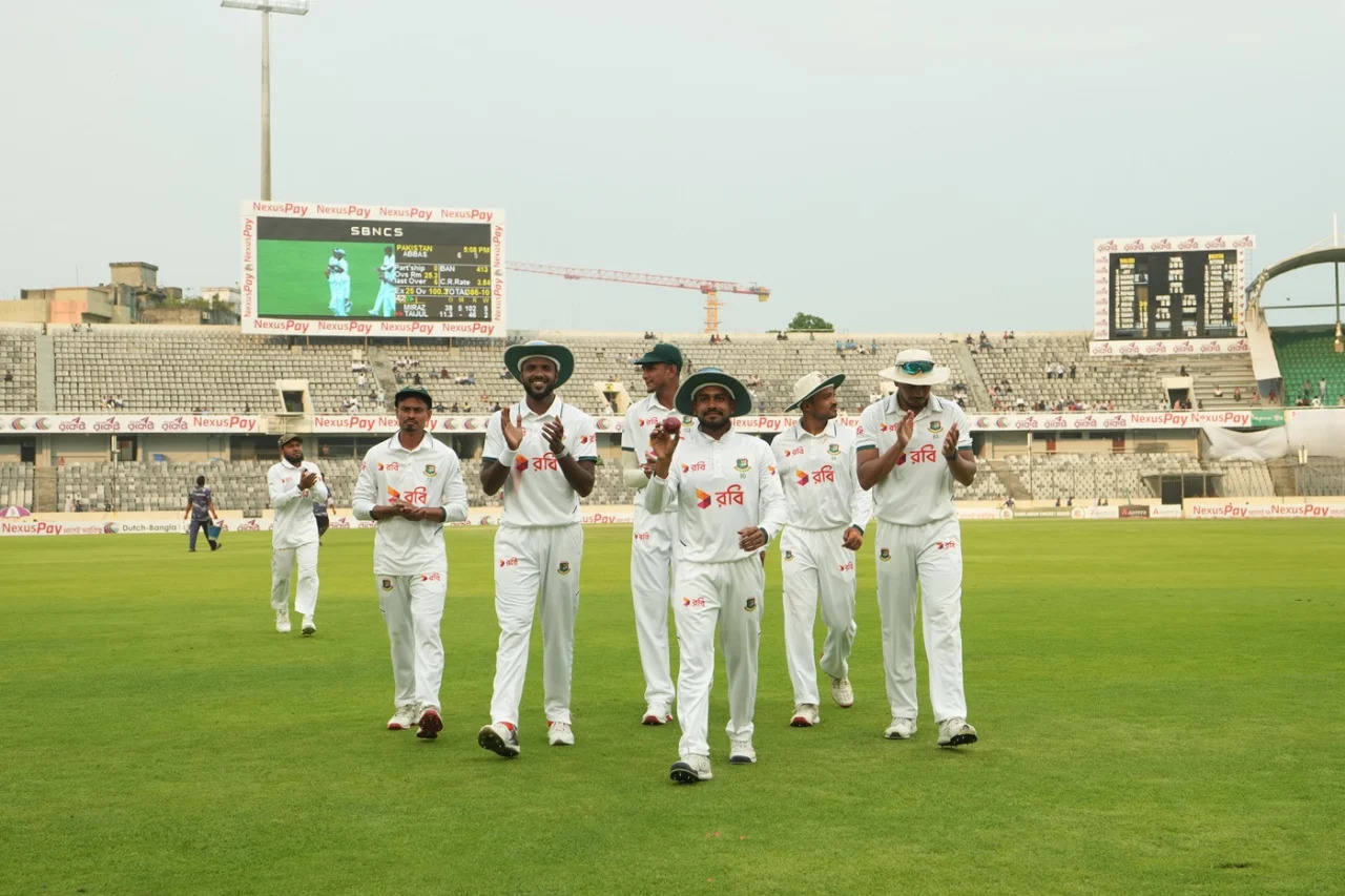 মিরপুরে ঘুরে দাঁড়াল বাংলাদেশ লিড ৩৪ রানের