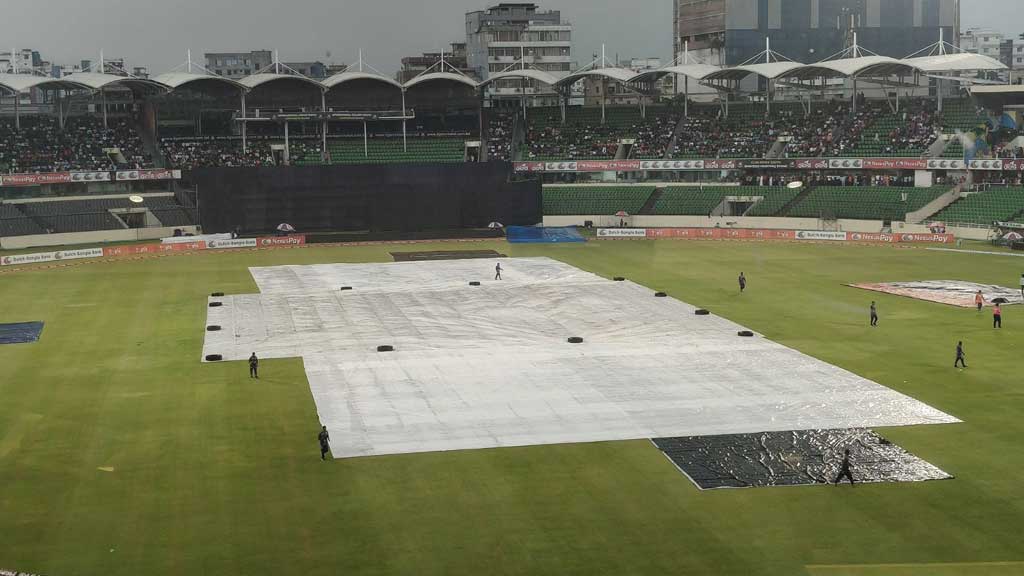 রিজওয়ানের বিদায়ের পর মিরপুরে বৃষ্টির হানা